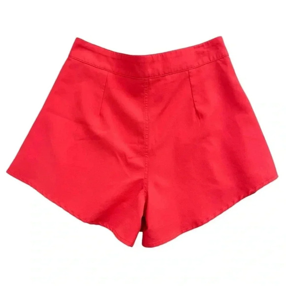 Red/Orange Flowy Butterfly Pleated Shorts. Size medium - Picture 2 of 10